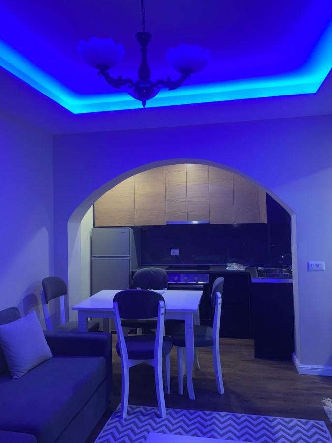 טיראנה Komatas Modern Apartments In Bllok Area מראה חיצוני תמונה
