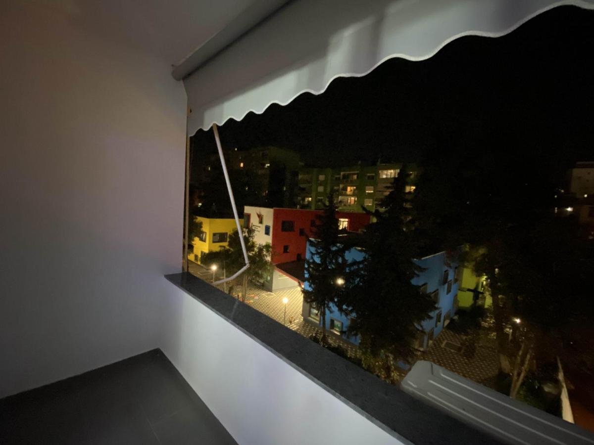 טיראנה Komatas Modern Apartments In Bllok Area מראה חיצוני תמונה