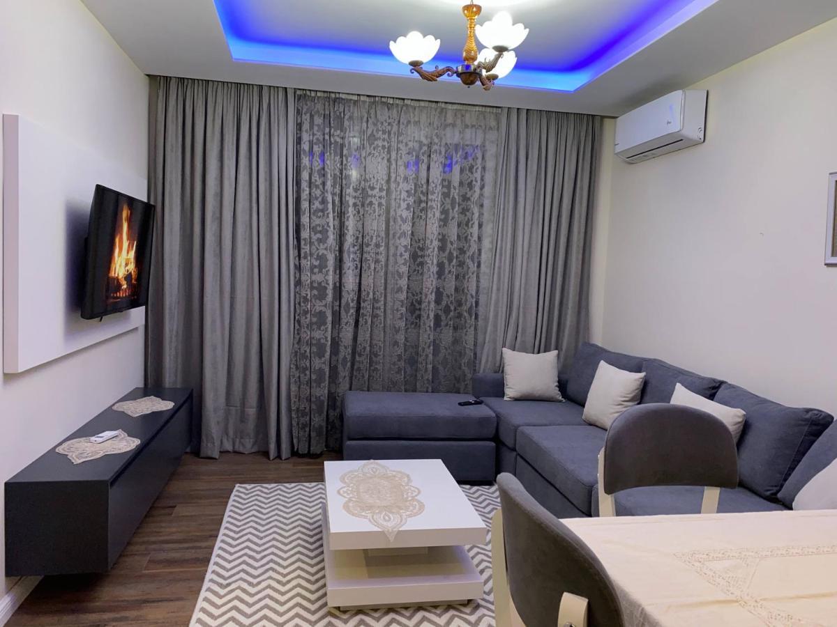 טיראנה Komatas Modern Apartments In Bllok Area מראה חיצוני תמונה