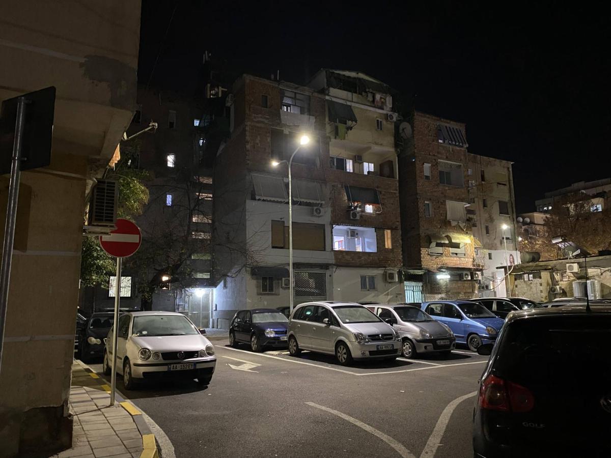טיראנה Komatas Modern Apartments In Bllok Area מראה חיצוני תמונה